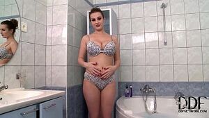 LaTaya Roxx Soaps Up Her Inborn 36DD Juggs In The Bath